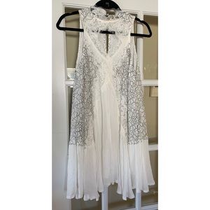 NWT Mika & Gala Black White Lace Trapeze Dress 10